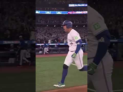 Au revoir, baseball! ⚾️ Here's the French call of George Springer's pennant-winning blast 🔊