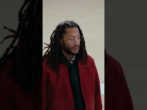 D-Rose's first look at his #1 banner 🌹 ##chicagobulls #nba #shorts #basketball