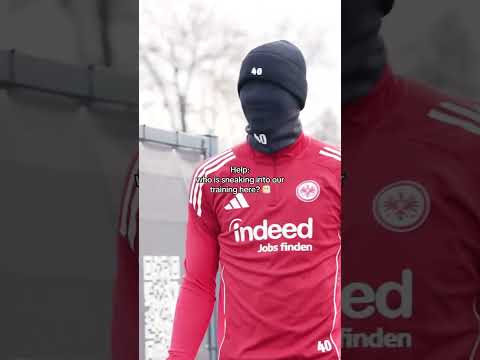 🤣Wer ist das? Und sieht er was?… #sge #bundesliga #eintracht #shorts