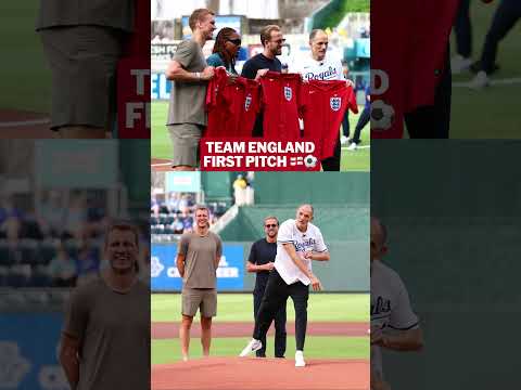 The England national football team visits the Royals! 🏴󠁧󠁢󠁥󠁮󠁧󠁿