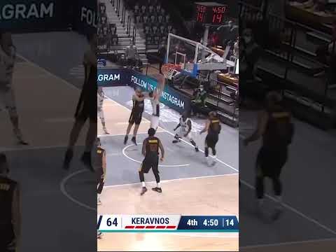 Good luck trying to guard David Holston 🤩