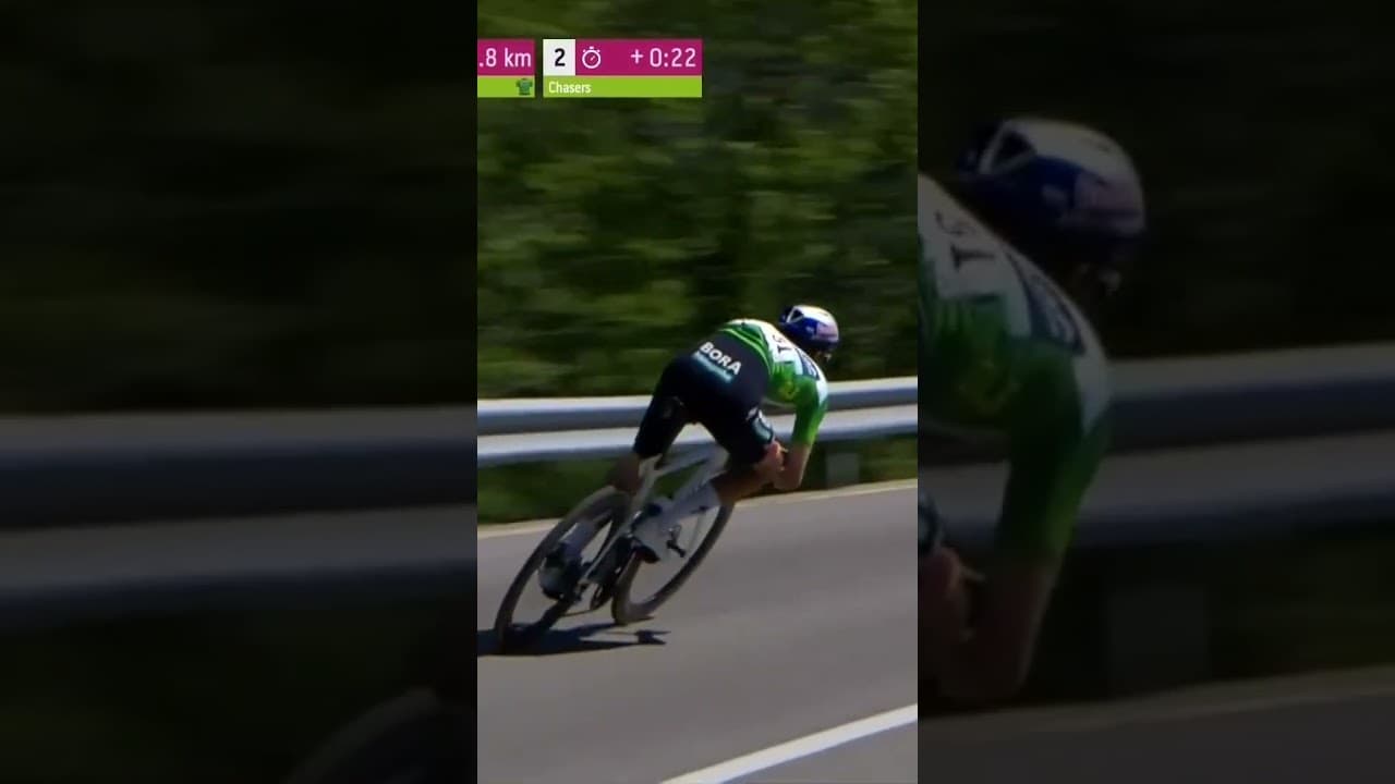 96km/h 🤯🚀Giulio Pellizzari is absolutely flying at the Tour of the Alps!