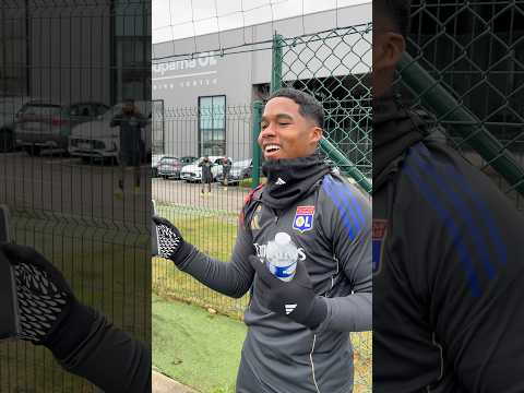 Endrick maître du temps et attentif au moindre retard à l’entraînement ce matin ⏱️😆 #ligue1