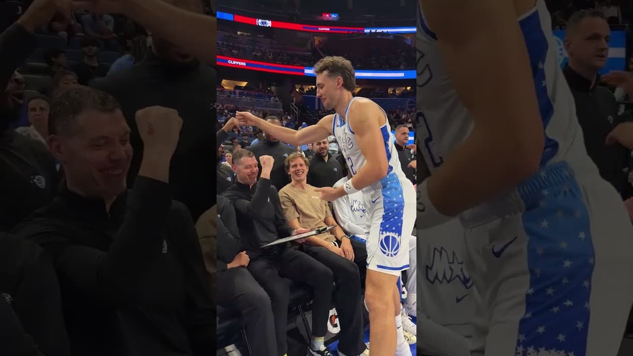 IS THIS THE FUNNIEST HANDSHAKE?!