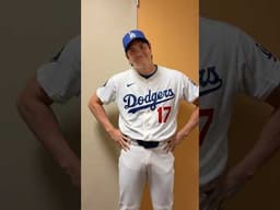 The guys show off their go-to pose for photos with their friends. 😂 #photoday #dodgers #sports #la