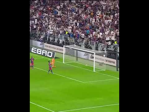 VINI JR. NUTMEGS KOUNDE AND SCORES! 😱