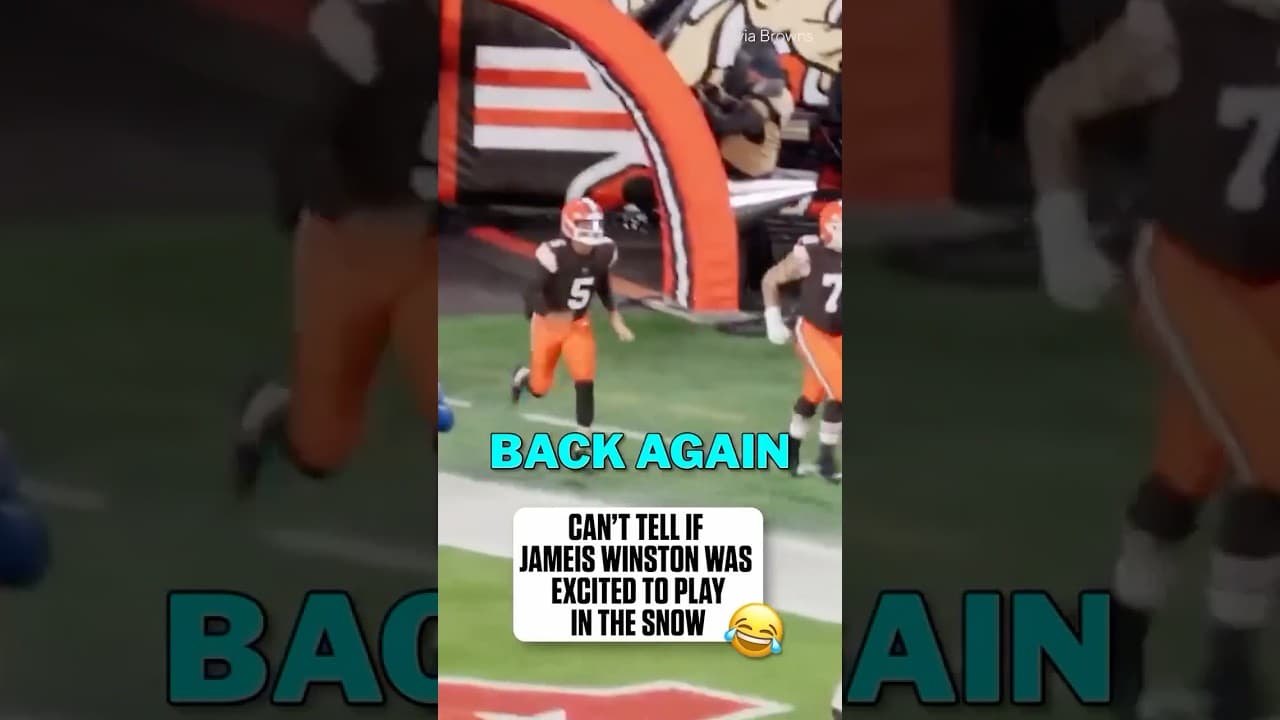 🗣️ JINGLE BELLS!!! #nfl #football #snow #funny