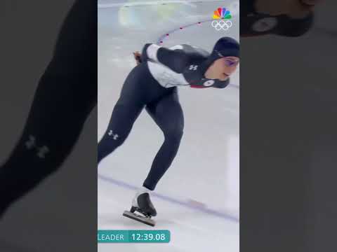 Team Czechia's Metodej Jilek unleashes an eight-lap kick to claim speed skating men's 10000m gold!