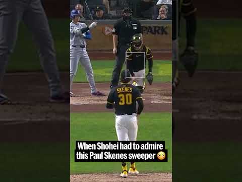 The movement from Paul Skenes’ sweeper gets everybody … even a 4x MVP! 😳