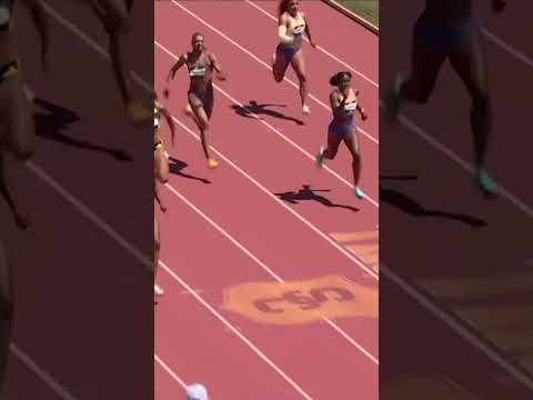22.45! 🇳🇬 Favour Ofili crosses the line first in the women's 200m in the City of Angels