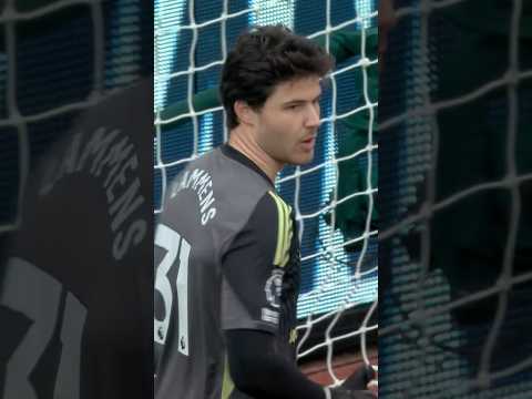 Senne Lammens Shows Great Reflexes 🧤⚡️