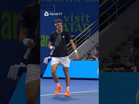 Fils applauds firecracker 🧨