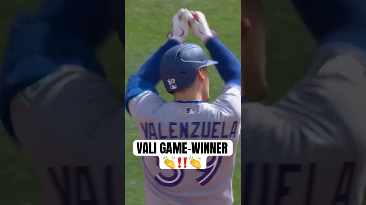 CLUTCH FROM VALI IN THE 9TH 👏 #BlueJays