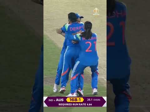 A flying Jemimah Rodrigues takes a blinder 🚨🤩 #CWC25