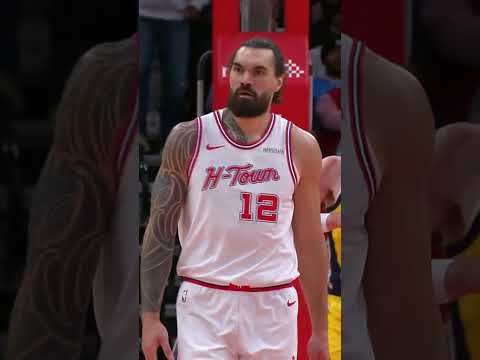 Steven going ⬆️ for the and one!