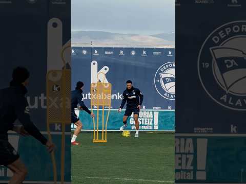 🔙⚡️𝐂𝐚𝐫𝐥𝐨𝐬 𝐁𝐞𝐧𝐚𝐯𝐢𝐝𝐞𝐳 #AlavésGirona #GoazenGlorioso