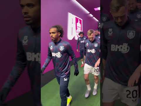 Led out by today’s captain Maxime Estève ©️ #burnleyfc #football #premierleague