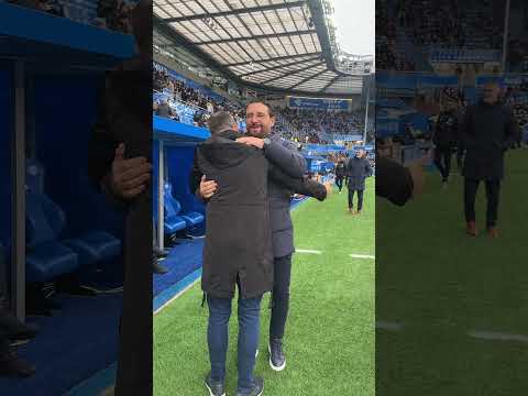 Mucho carácter en los banquillos de Mendi 🤝 #AlavésGetafe #GoazenGlorioso ⚪️🔵
