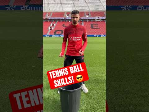 Wimbledon is calling with this tennis ball control! 😁🎾