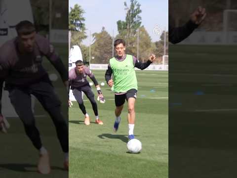 👊 Preparing for the match against Alavés! #RMCity #RealMadrid