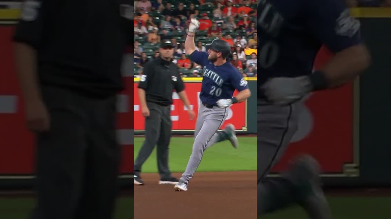 Luke's on 🔥!  #baseball #mlb #mariners #lukeraley