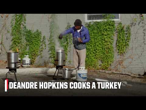 Cooking a Thanksgiving turkey with DeAndre Hopkins 🍗