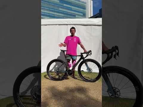 Lachlan Morton's SUPERX SETUP for RADL GRVL ✅ #shorts #roadbike #gravel