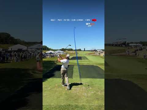 Control through the wind 💨 Rory, Tommy & Collin take on Shinnecock Hills’ second hole.