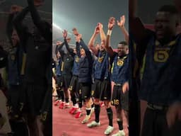 La victoire et la qualif', tous ensemble 👊