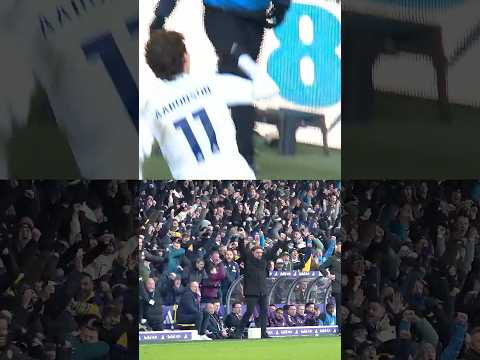 Farke delight as Aaronson fires home against Manchester United