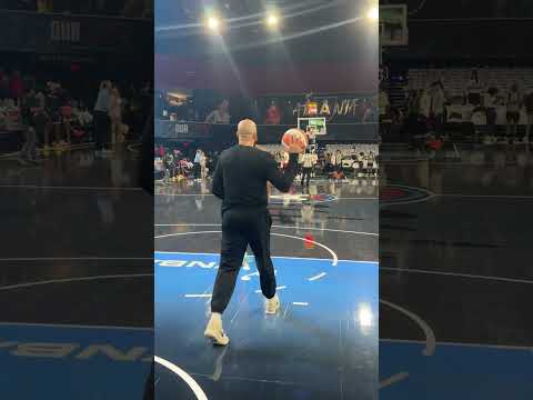 Aliyah Boston getting in buckets ahead of Game 1 🪣