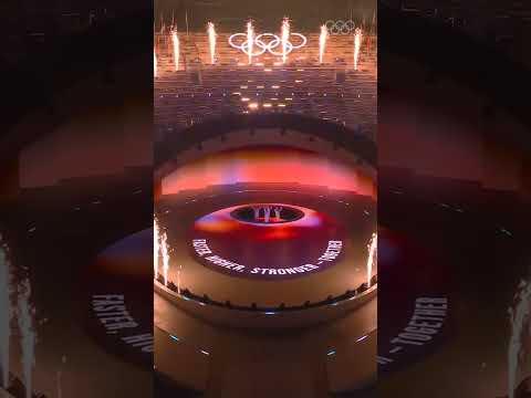 The Verona Arena filled with emotion as the Olympic Flame arrives at the Closing Ceremony! ✨