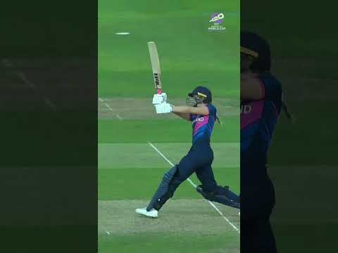 Darcey Carter's sizzling boundary extends Scotland's thumping start to the chase 👌