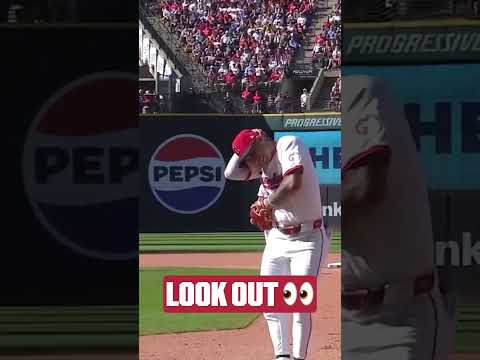 Keep your head on a swivel 😂