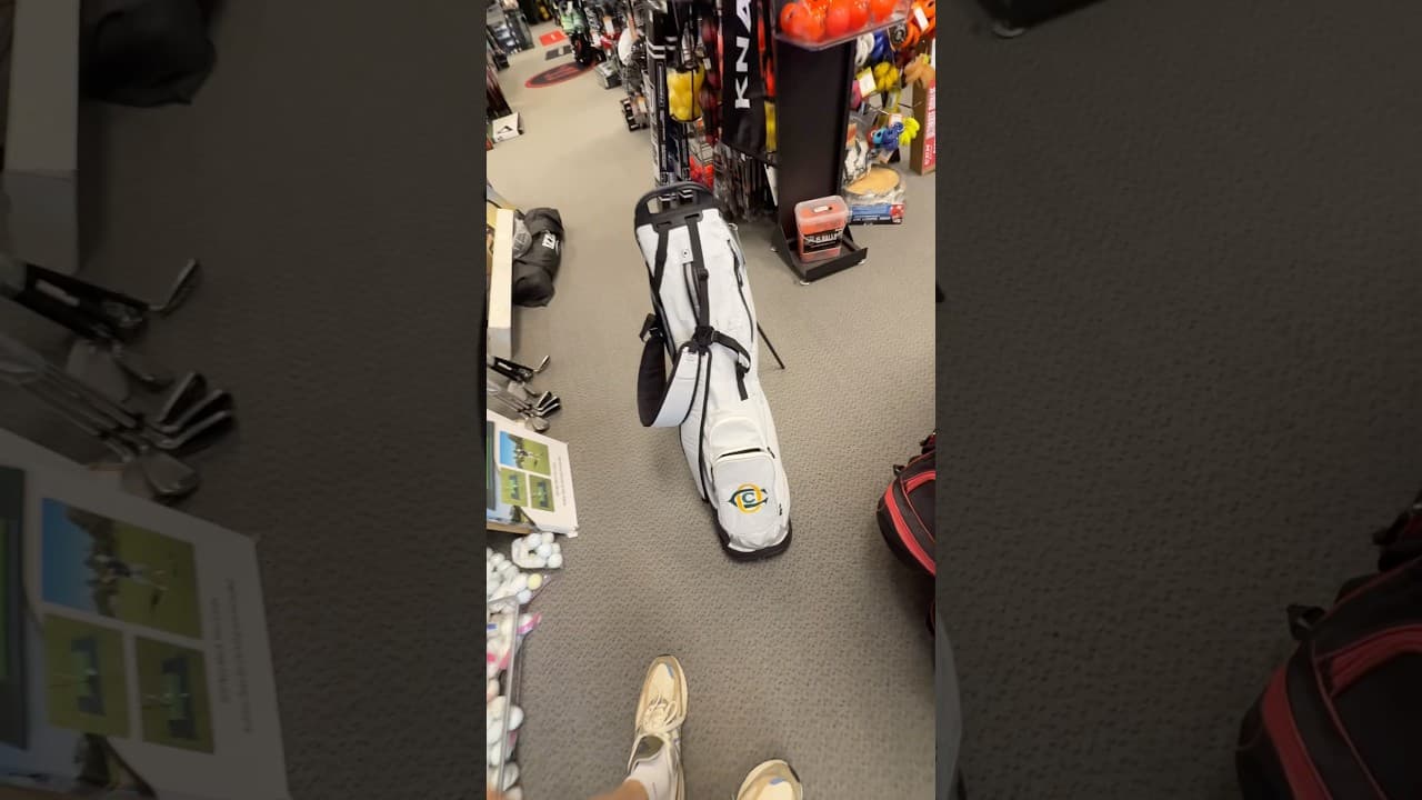 A $180 Oakmont bag?! 😯 #golf