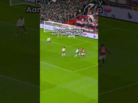 Aaron Wan-Bissaka's PERFECT Read For A Goal-Line Clearance 🤌