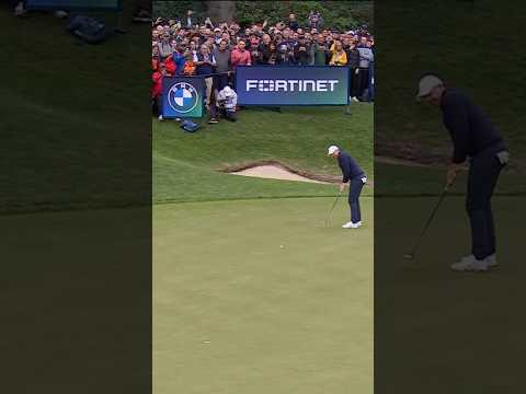 HOW did Rory sink this putt?! 🎯