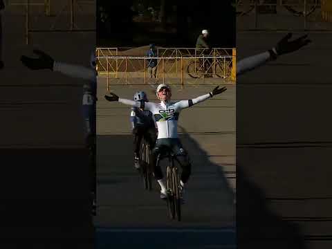 National champion 🇺🇸🔥Lizzy Gunsalus holds off a late charge from Katherine Sarkisov!