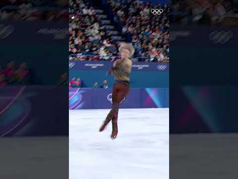 Legend says they’re still at it... 🌀 and it’s hypnotic watching this on repeat. ⛸️🤩