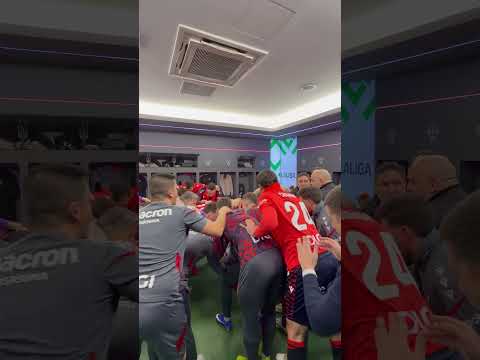 Arenga en el vestuario de Osasuna antes del partido ante el Elche en el Estadio Martínez Valero