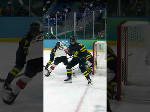 COMEBACK WIN for Switzerland to get on the podium 🥉