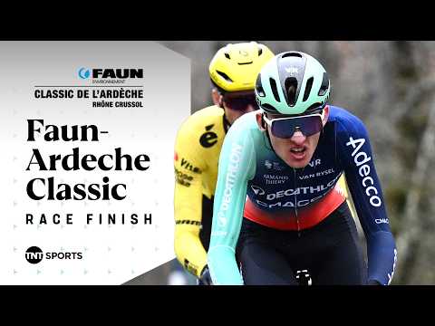 LONG-RANGE SOLO MOVE! 🤩 | Faun-Ardèche Classic Final KM's | TNT Sports Cycling