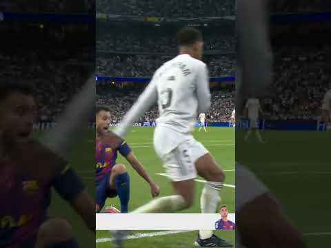 VAR awards a penalty to Real Madrid for this handball on Eric Garcia
