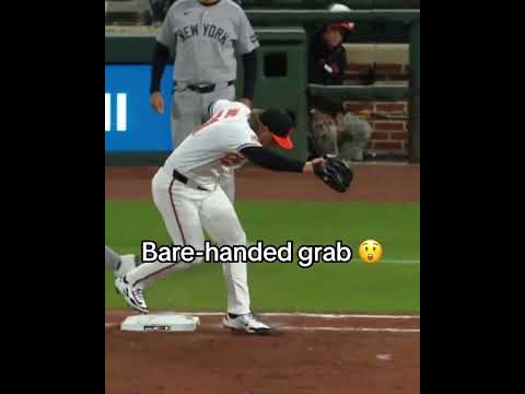 Dietrich Enns went all out for the grab 🔥