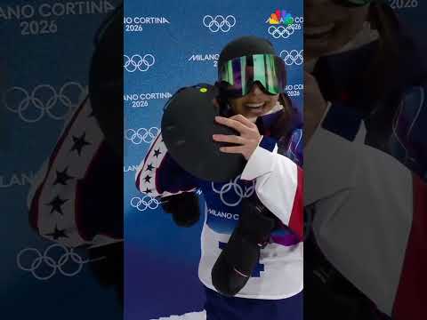 Chloe Kim opens the snowboard women's halfpipe final with a score of 88.00!