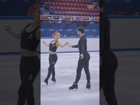 Team GB’s 🇬🇧 Lilah Fear & Lewis Gibson take to Olympic ice in training at #MilanoCortina2026!