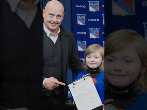 Your newest New York Ranger 💙❤️ #nhl #hockey #adamgraves #makeawish