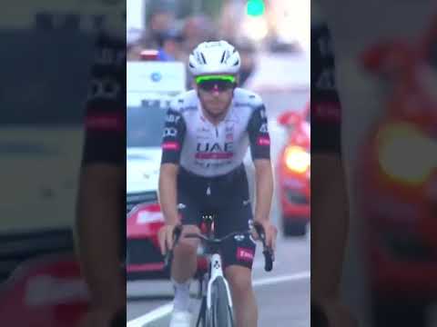 Adam Yates takes a solo victory at Coppa Agostoni 👏 Three races, three wins for UAE today.