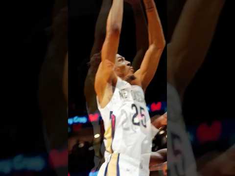 Jeremiah Fears DIME to driving Trey Murphy III #pelicans #suns #highlights