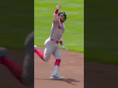 Trevor Story's 22nd blast of the year gives the Red Sox the early lead 💥